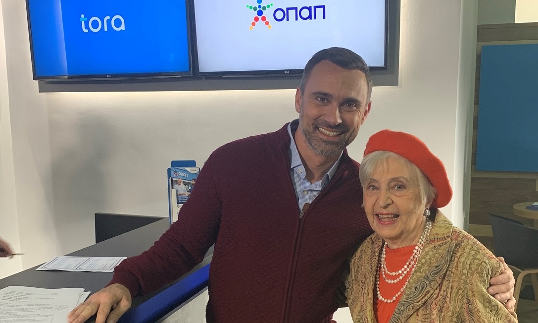 Η Έφη Παπαθεοδώρου βάζει πάλι τα γυαλιά στον Γιώργο Καπουτζίδη