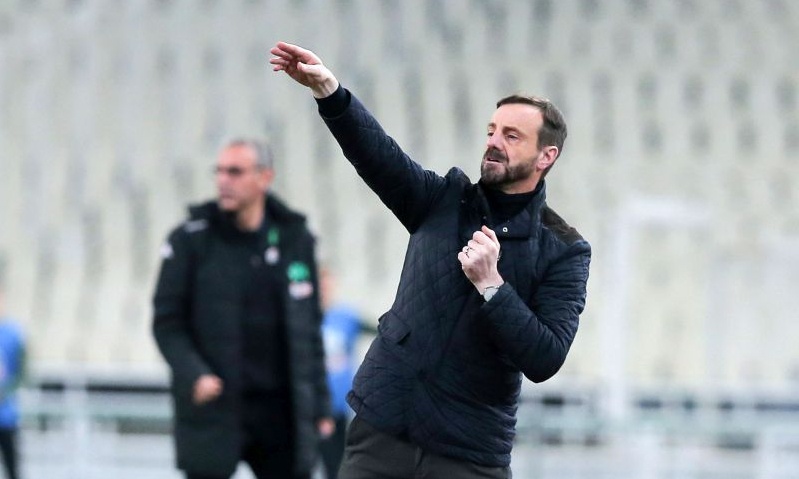 Μάντζιος: «Κόστισαν πέναλτι και αποβολή»