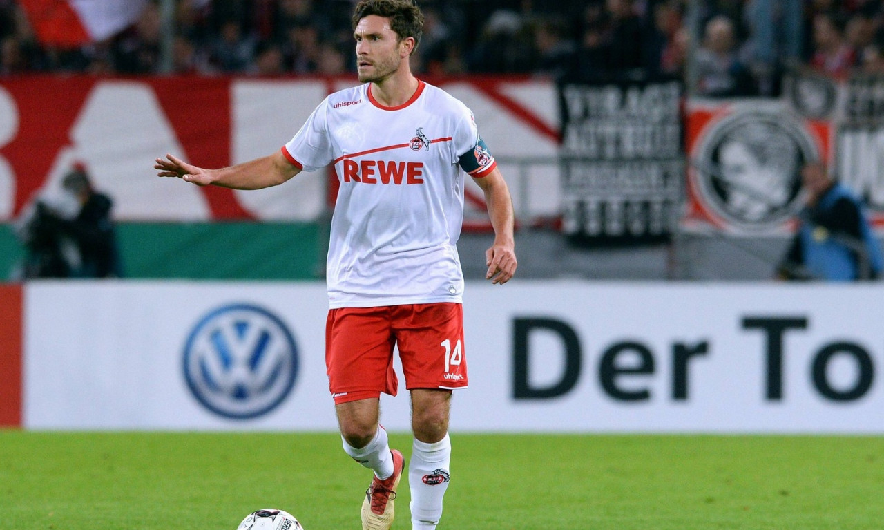 Με Κολωνία και Τορίνο