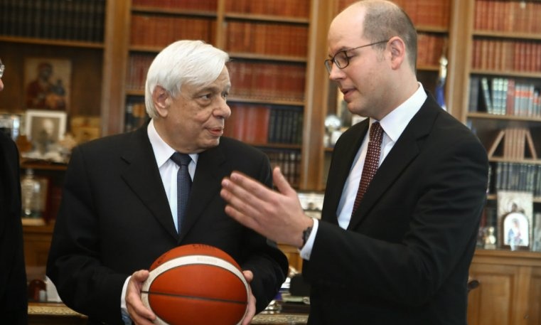 Ζαγκλής: «Να χτυπάνε περισσότερα παιδιά μια μπάλα μπάσκετ στα γήπεδα»