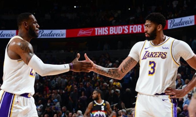 NBA: Ανατροπή με Λεμπρόν και Ντέιβις!