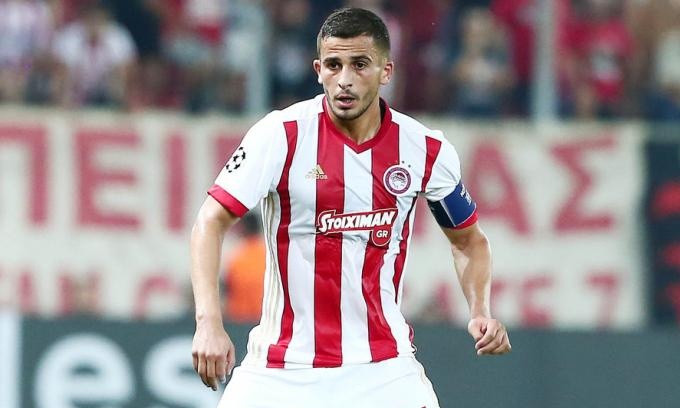 Ολυμπιακός: Στενό μαρκάρισμα σε Ομάρ από Γαλατά