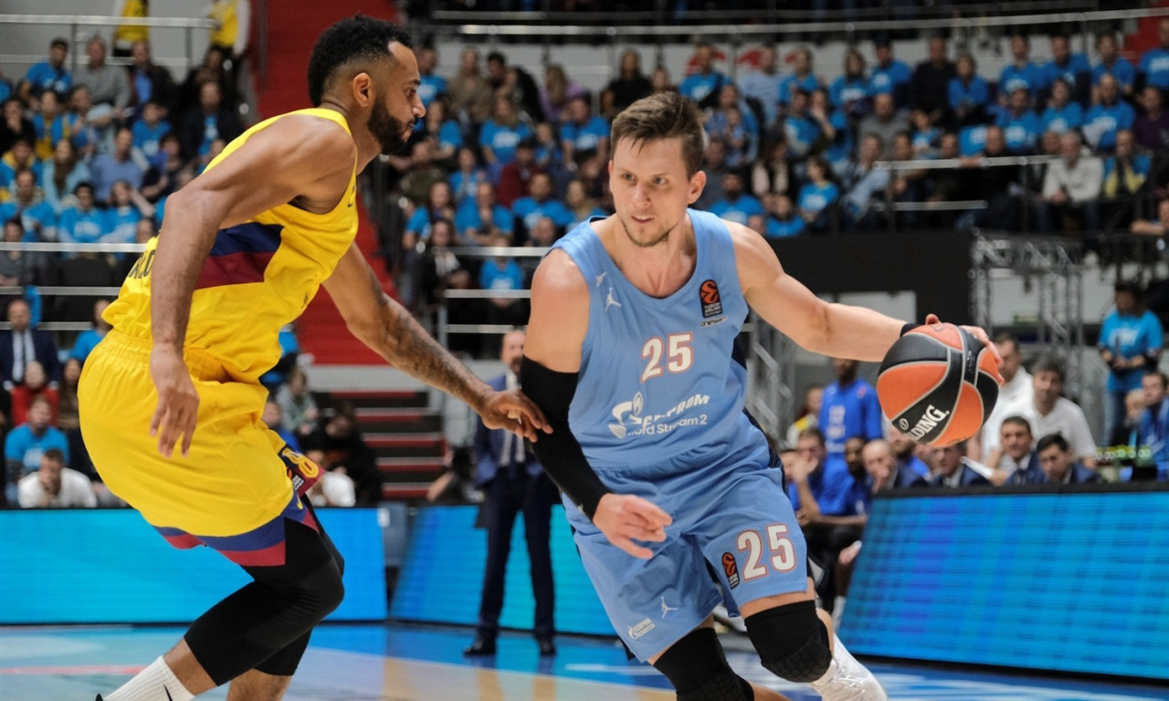 Φτάνει στο… Ζενίτ της