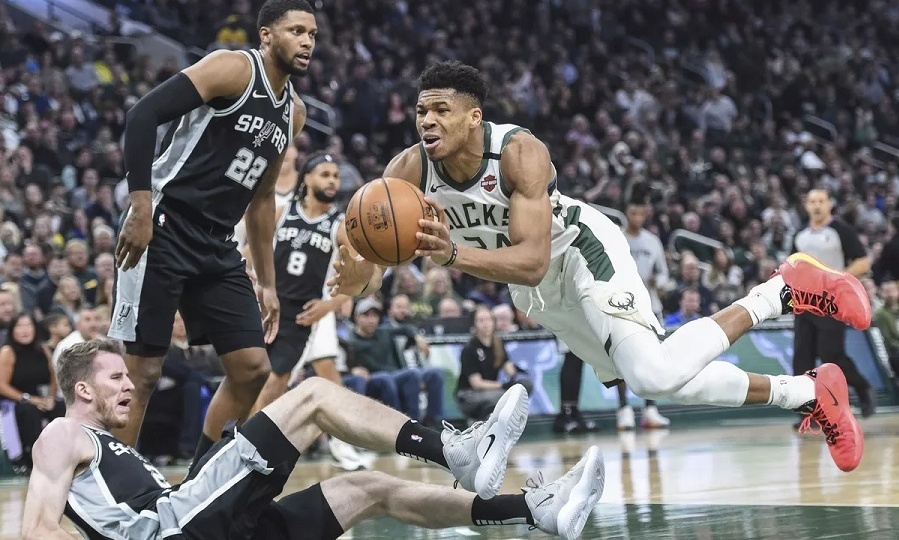 NBA: Σταμάτησαν τους Μπακς οι Σπερς (photos+video)