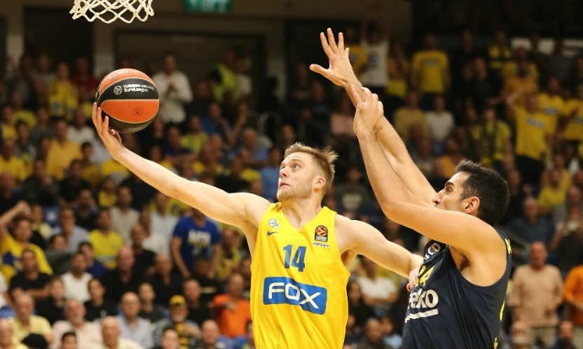 Μακάμπι: Παρών ο Γουόλτερς με Άλμπα