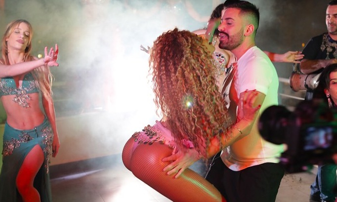 Αναστασία Γιούσεφ: Ο καυτός χορός της στα "Μαγικά χαλιά" του Νίκου Φλωρινιώτη προκαλεί πανικό