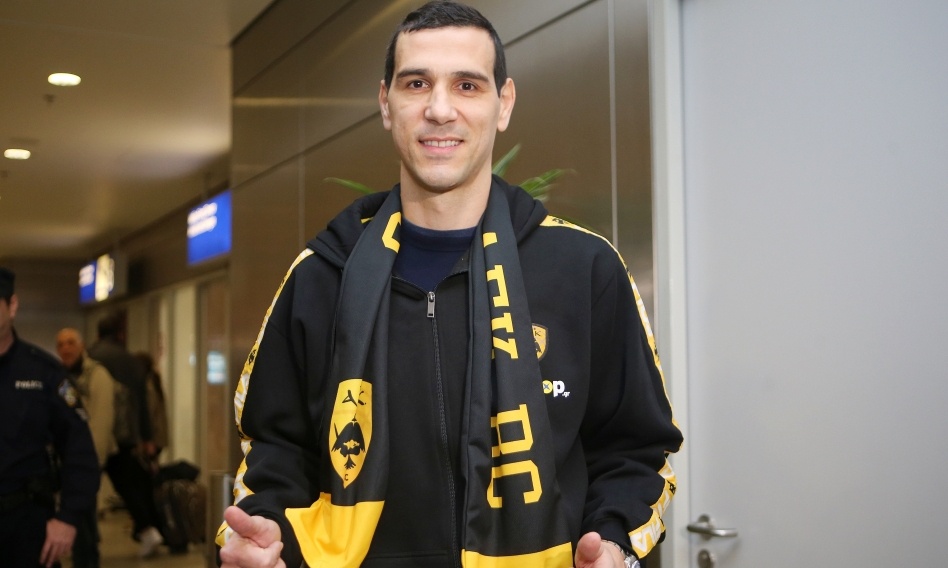 Επέστρεψε ο Ζήσης: «Μεγάλη η επιθυμία μου να γυρίσω στην ΑΕΚ» (photos)