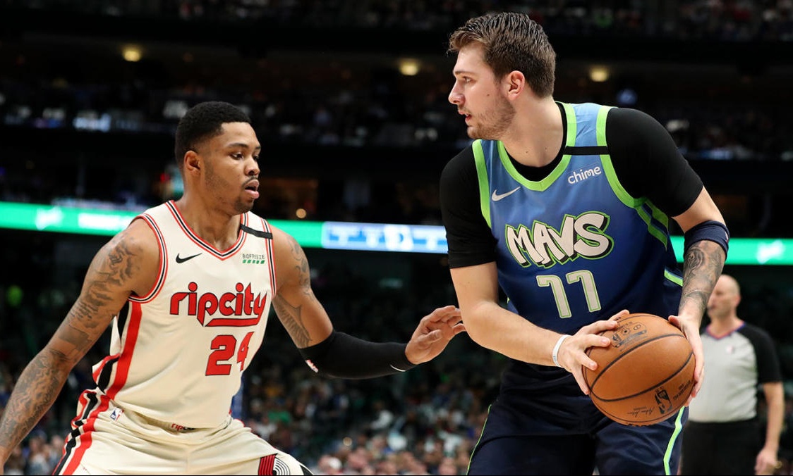 Απίστευτος Ντόντσιτς: Ρεκόρ καριέρας με 8 τρίποντα απέναντι στους Μπλέιζερς! (video)