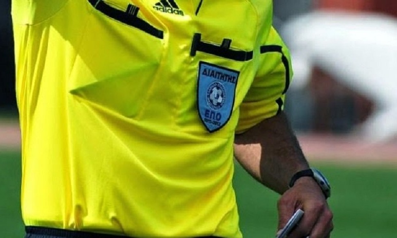 Στο νοσοκομείο διαιτητής μετά από χτύπημα ποδοσφαιριστή