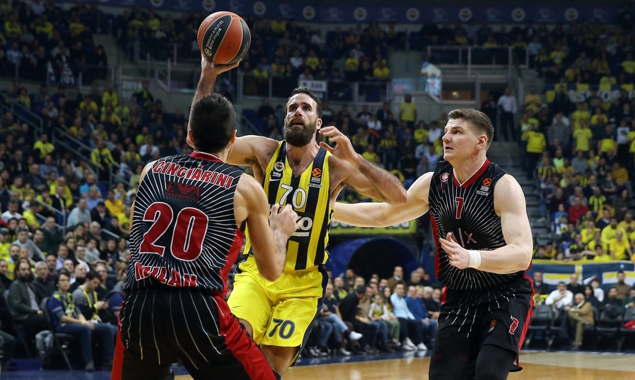 Φενέρμπαχτσε-Αρμάνι Μιλάνο 73-64: Συνεχίζει την αντεπίθεση της