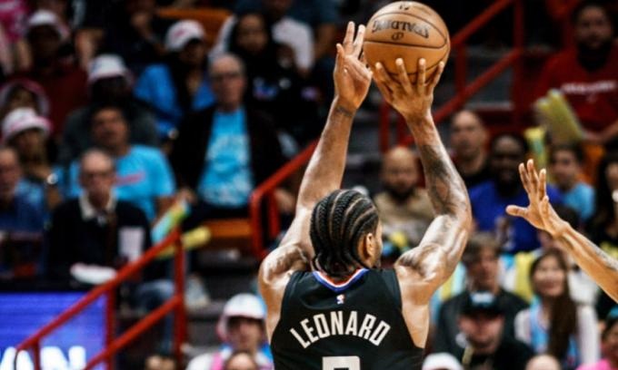 NBA: Από άλλο πλανήτη ο Λέοναρντ (video)