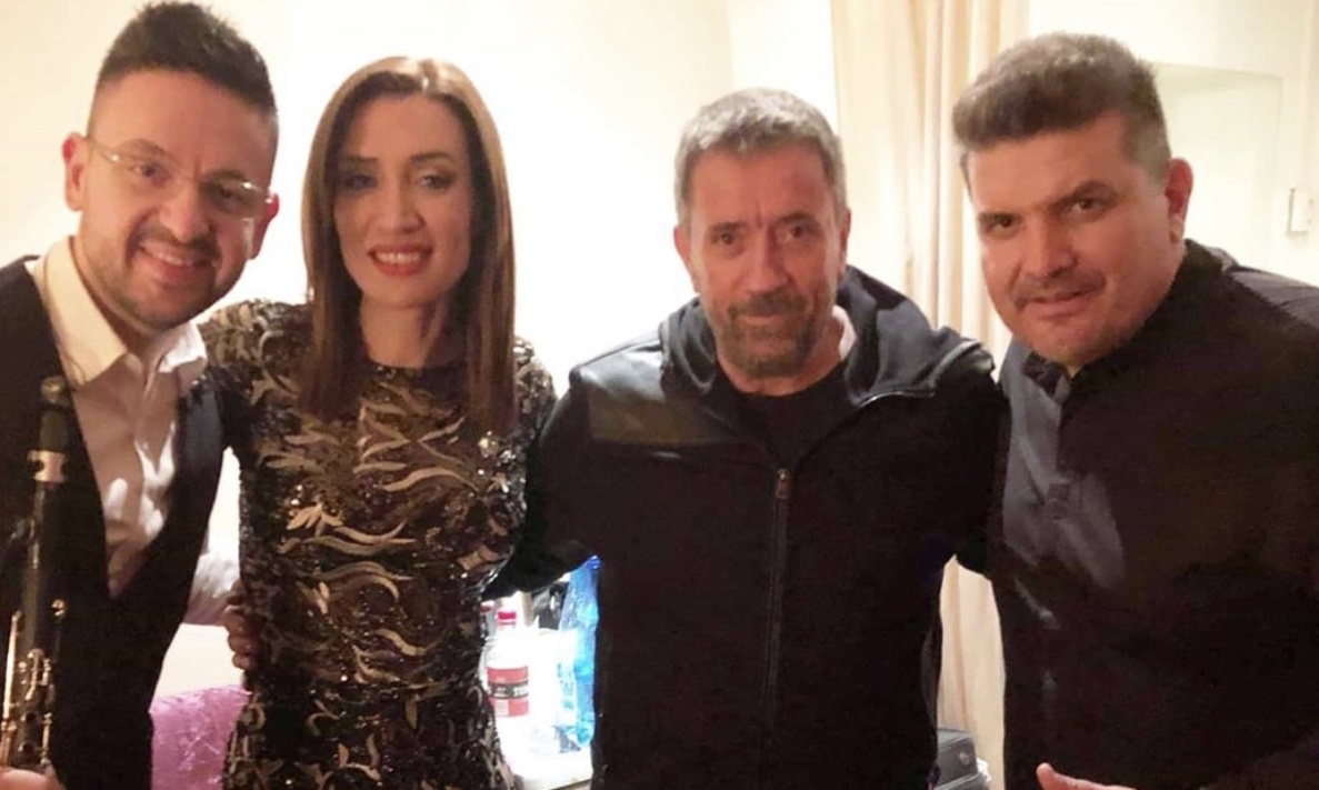 Το ζεϊμπέκικο του Σπύρου Παπαδόπουλου σε Αδαμαντίδη, Καψάλη και Γρίβα (pics+vid)