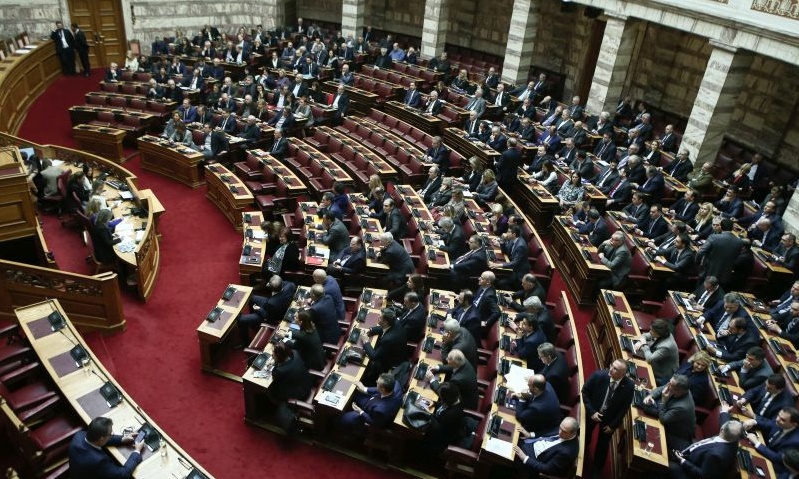 Η τροπολογία πέρασε αλλά το «σκληρό ροκ» τώρα αρχίζει!