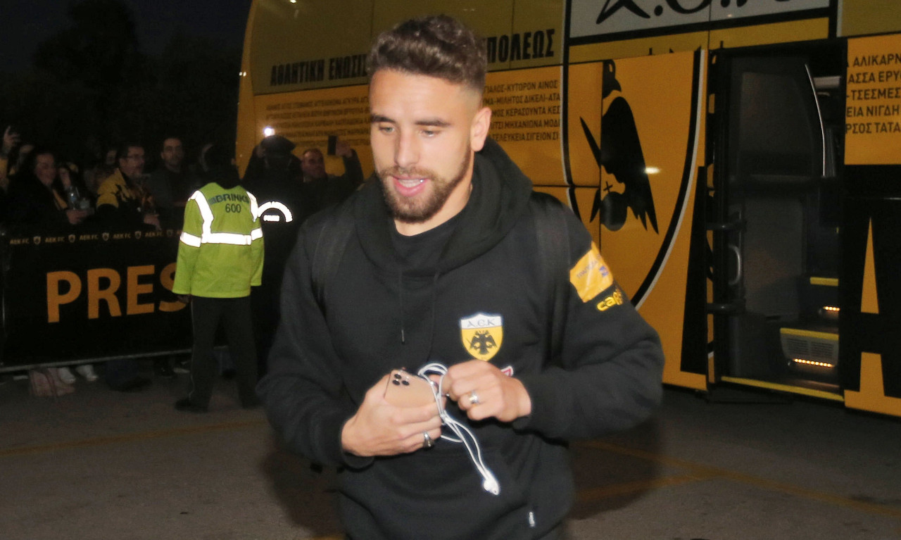 Αγωνία στην ΑΕΚ, στο νοσοκομείο ο Παουλίνιο (photos)