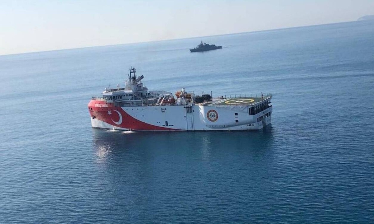 ΤΩΡΑ: Το Oruc Reis μπήκε στην ελληνική υφαλοκρηπίδα - Σπεύδει η φρεγάτα «Νικηφόρος Φωκάς»