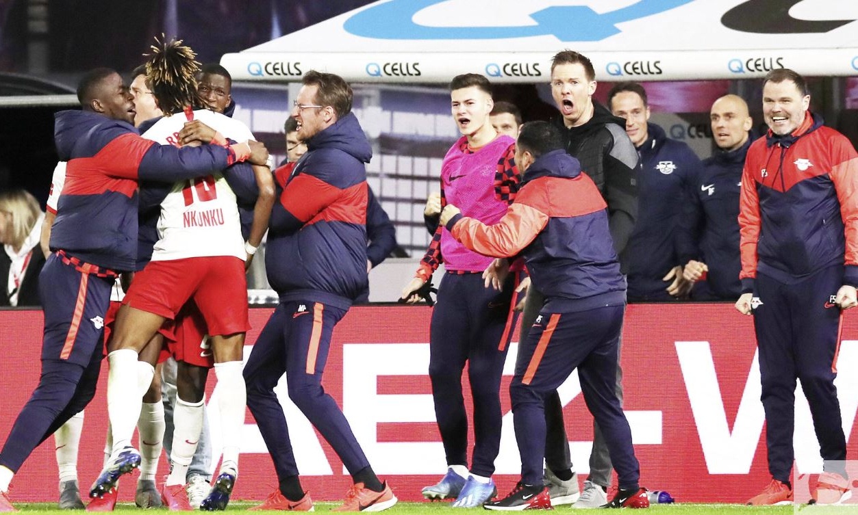 Ισόπαλο το ντέρμπι και δώρο στην Μπάγερν (video)