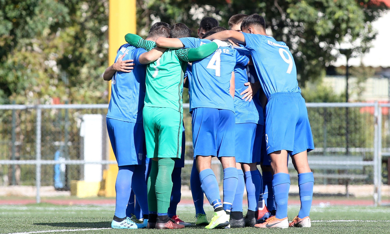 Εθνικός-Κερατσίνι: Γι’ αυτό δεν ξεκινά τον αγώνα ο διαιτητής!