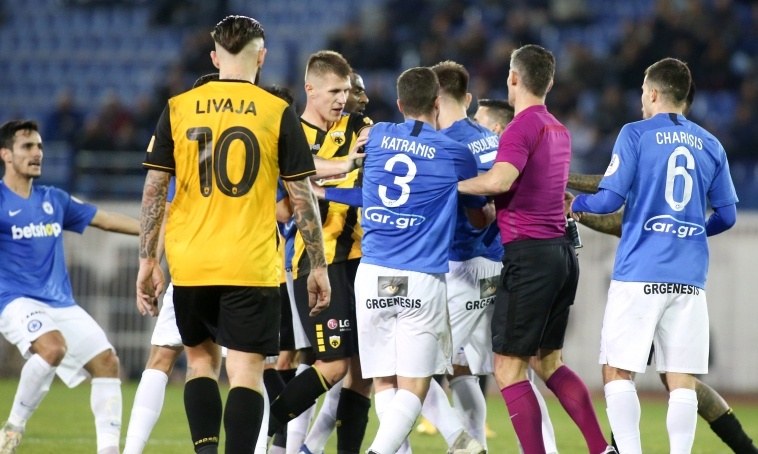 Ατρόμητος-ΑΕΚ: Έξαλλοι με Σιδηρόπουλο στην Ένωση – Για κάρτες και… Κιβρακίδη