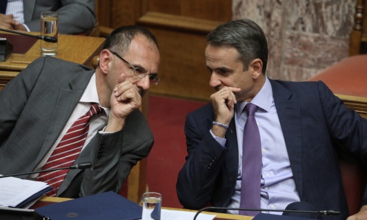 Στην Ελβετία για τις επαφές με UEFA ο Γεραπετρίτης - Τα επόμενα βήματα για το ελληνικό ποδόσφαιρο