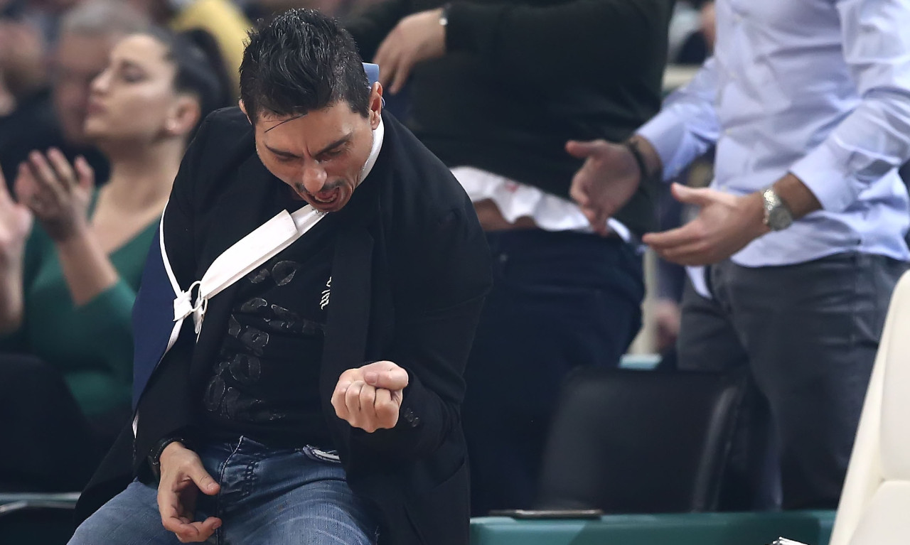 Δεν τους νίκησε, τους τελείωσε!