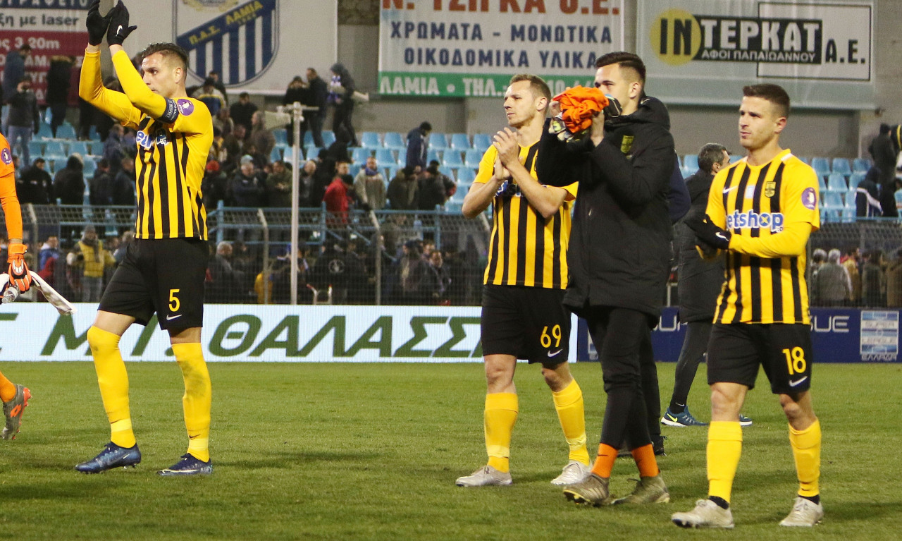 Άρης: Αποθέωση από κόσμο και εμψύχωση Χαριστέα (video)