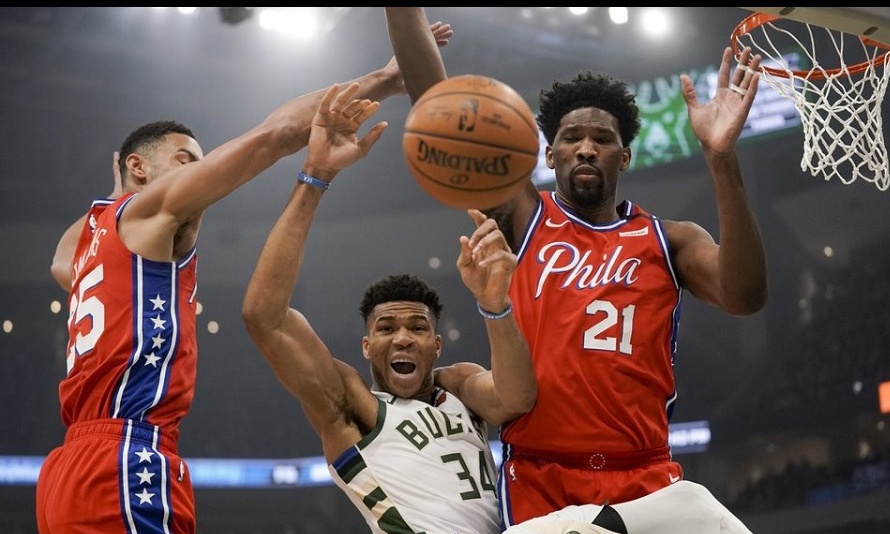 NBA: Επιδόσεις... θρύλου από τον Γιάννη Αντετοκούνμπο (video)