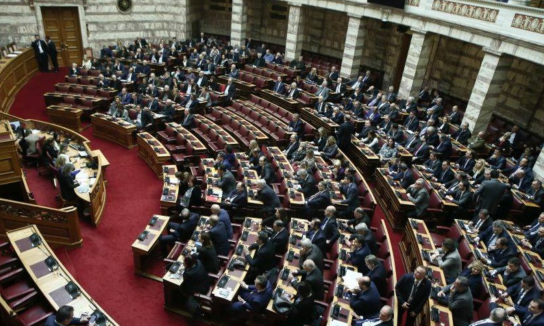 Κοροναϊός: Πληροφορίες για δύο ύποπτα κρούσματα στη Βουλή