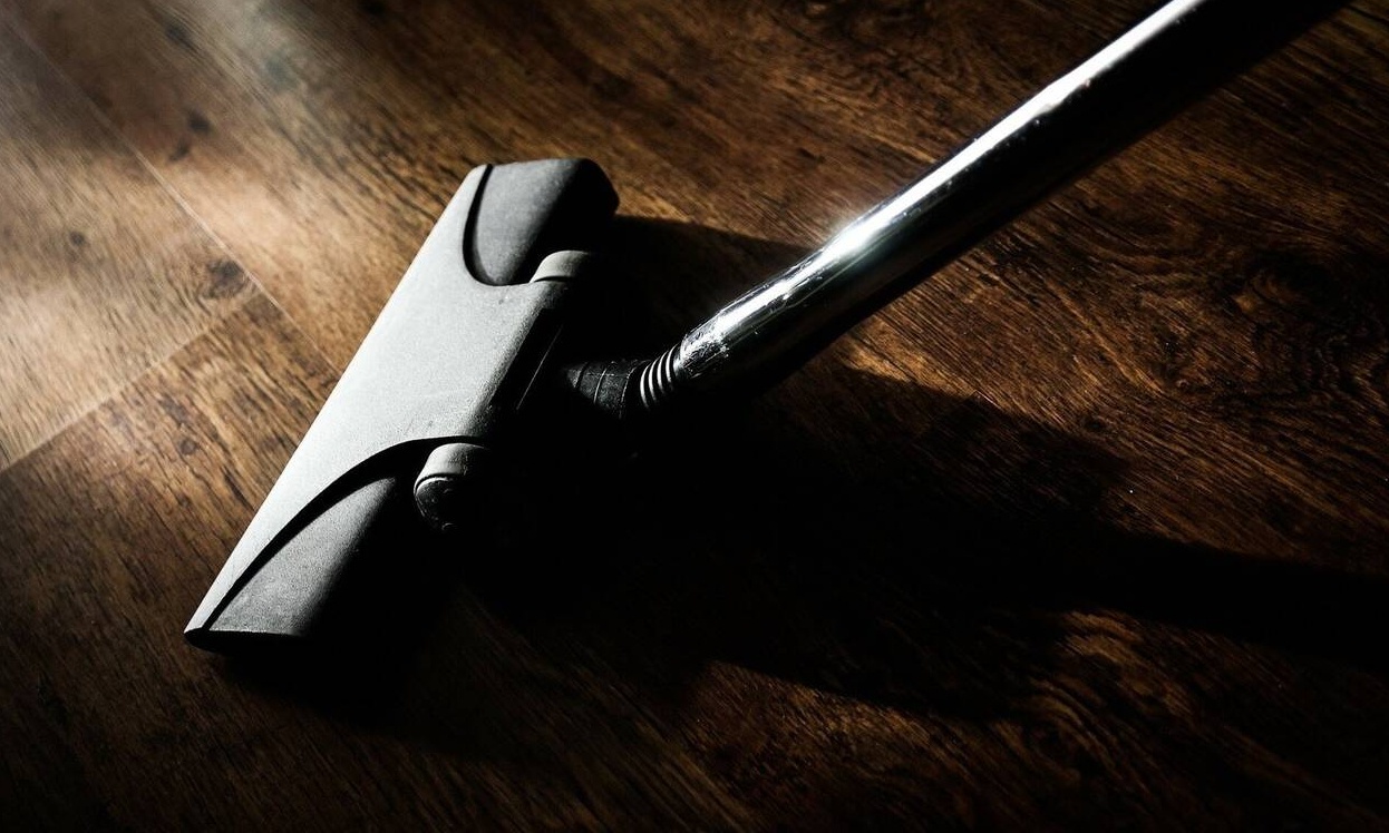 Αυτά είναι τα τεράστια λάθη με την ηλεκτρική σκούπα - Τι δεν πρέπει να σκουπίζουμε (pics)