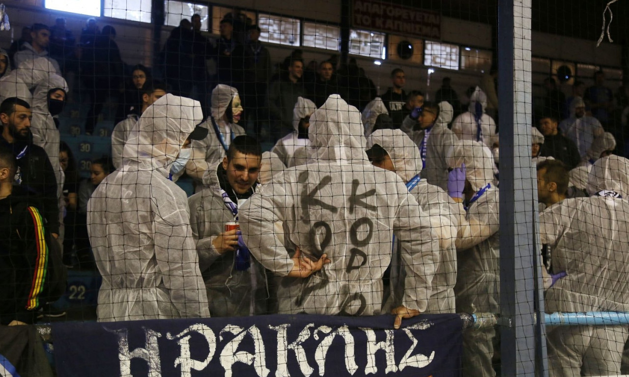 Κοροναϊός: Επικό τρολάρισμα των οπαδών του Ηρακλή (video+photos)