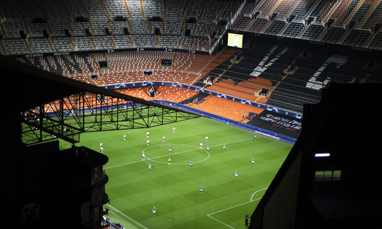 Champions League: Ο μοναδικός θεατής στο Μεστάγια (videos+photo)