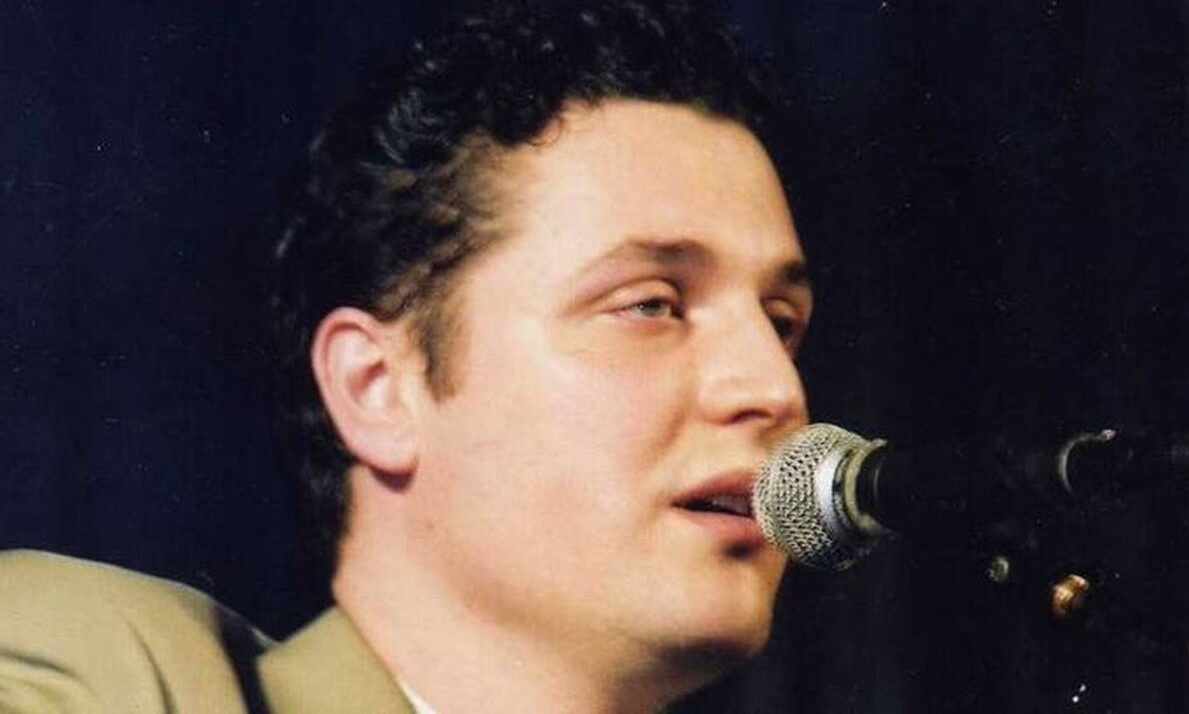 Μια… ζεϊμπεκιά για τον κοροναϊό (video)