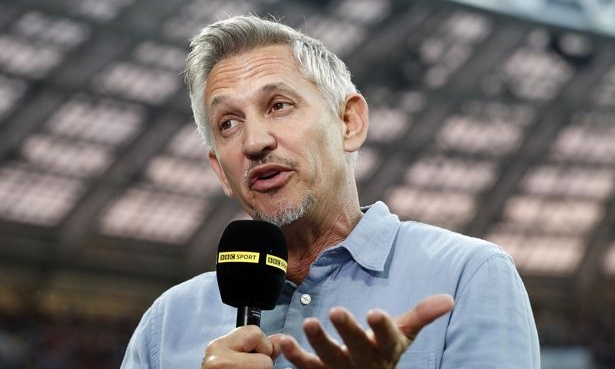 Κορονοϊός: Απορεί για το μη κλείσιμο των σχολείων ο Λίνεκερ