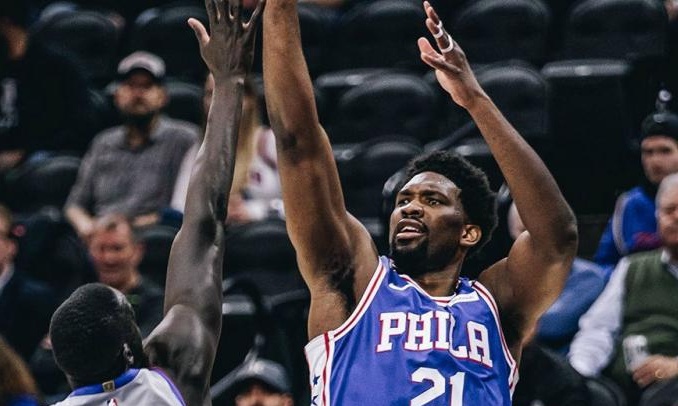 NBA: Ξέφυγε ο Εμπίντ - Επικό μαλλί (photos)