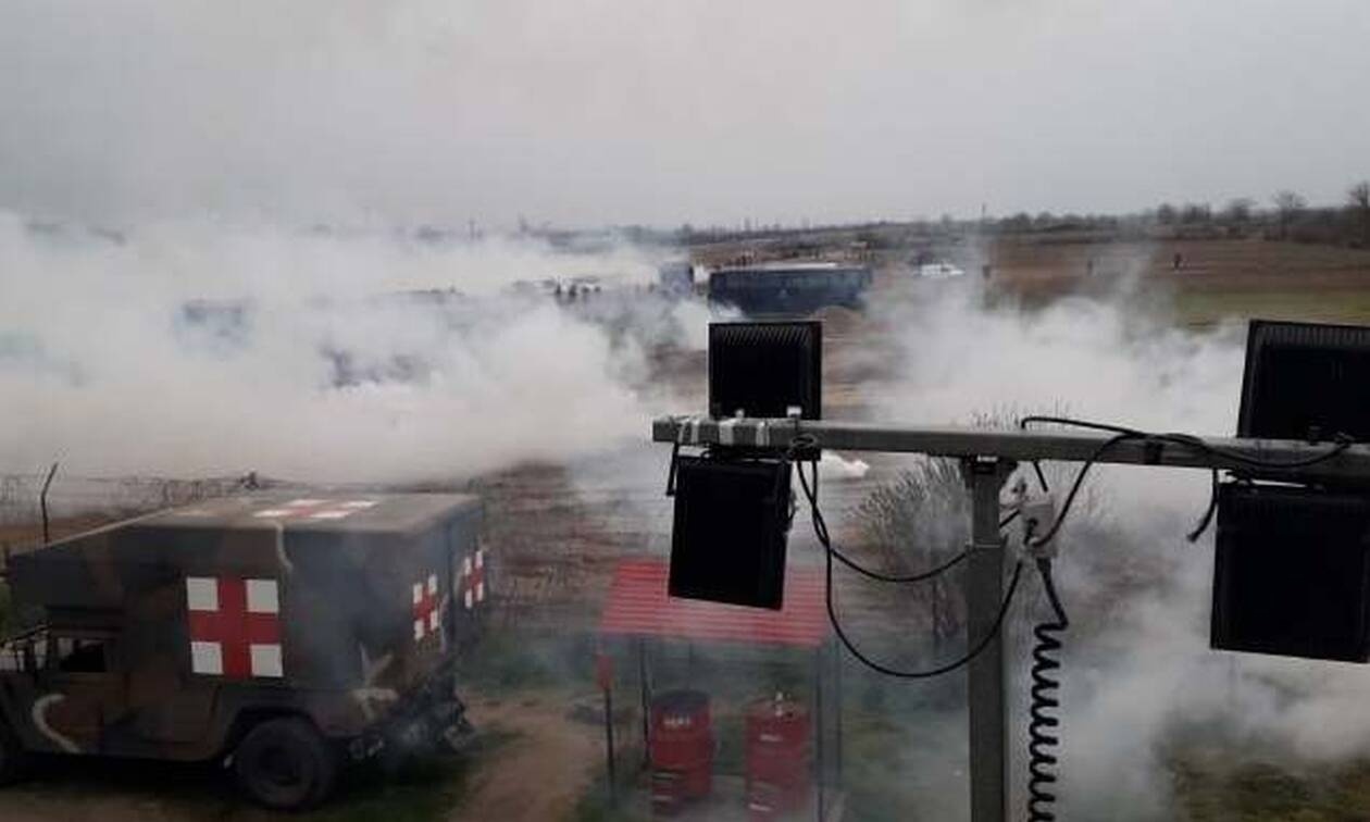 Έβρος: «Κόλαση» στις Καστανιές - Προσπάθησαν με κάθε μέσο να ρίξουν τον φράκτη (Δραματικά βίντεο)