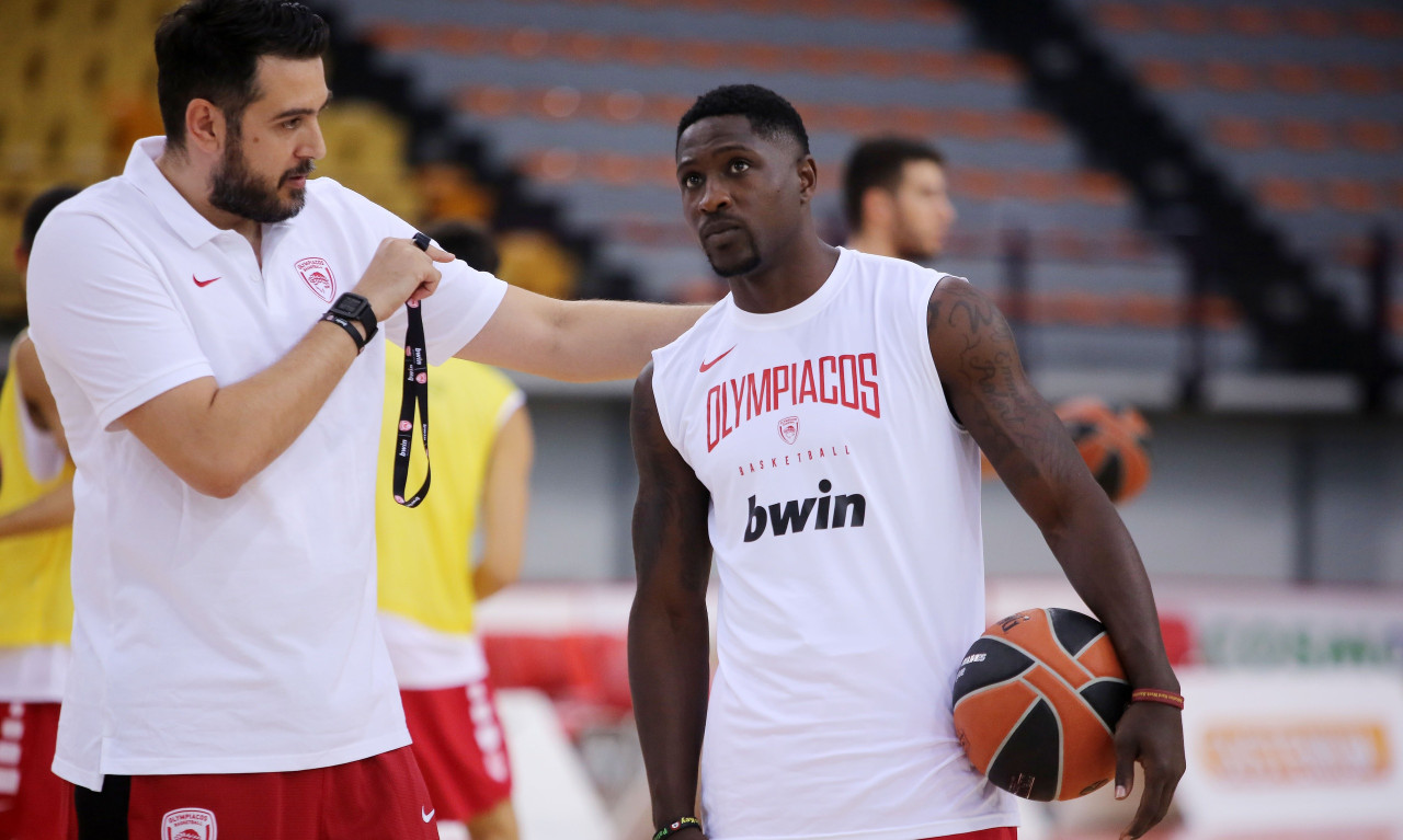 Κορονοϊός: Εγκλωβισμένος στη Μόσχα ο Γιώργος Δέδας