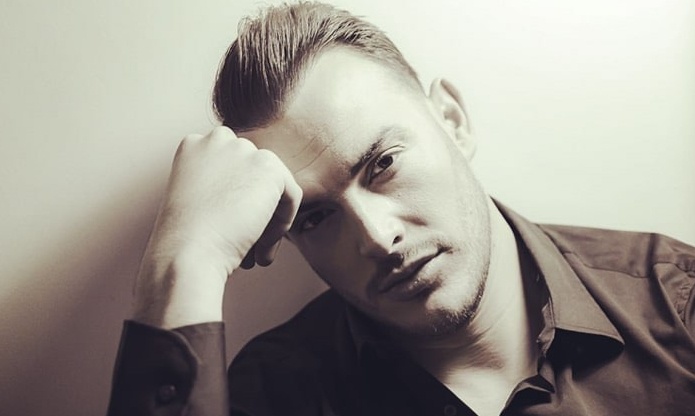 Ο Σάκης Αρσενίου έχει «Σκληρή καρδιά» (vid)