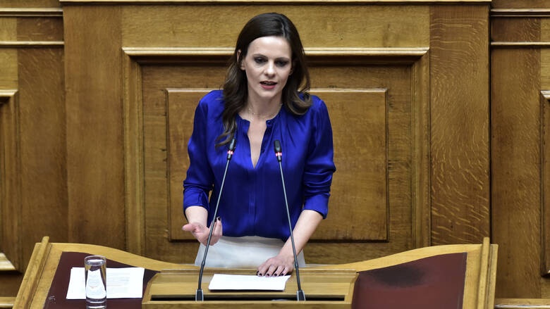 Αχτσιόγλου: Ισχυρό πακέτο τώρα για να προλάβουμε τις συνέπειες της ύφεσης