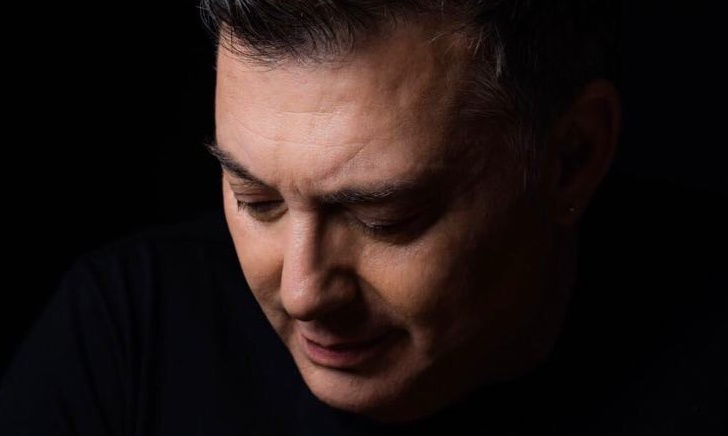 «Είμαστε ένα»: Το νέο τραγούδι του Νίκου Μακρόπουλου