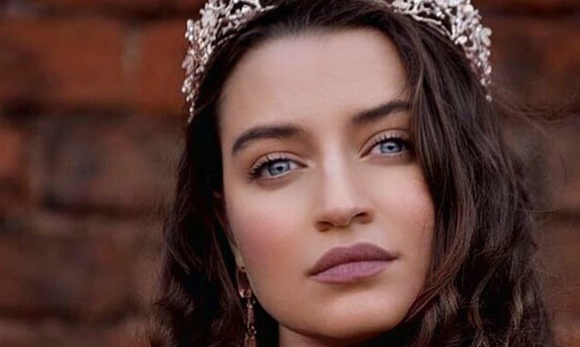 Reina: Συνεργάζεται με τον χορογράφο των star, Τάσο Ξιάρχο, στο πρώτο της τραγούδι!