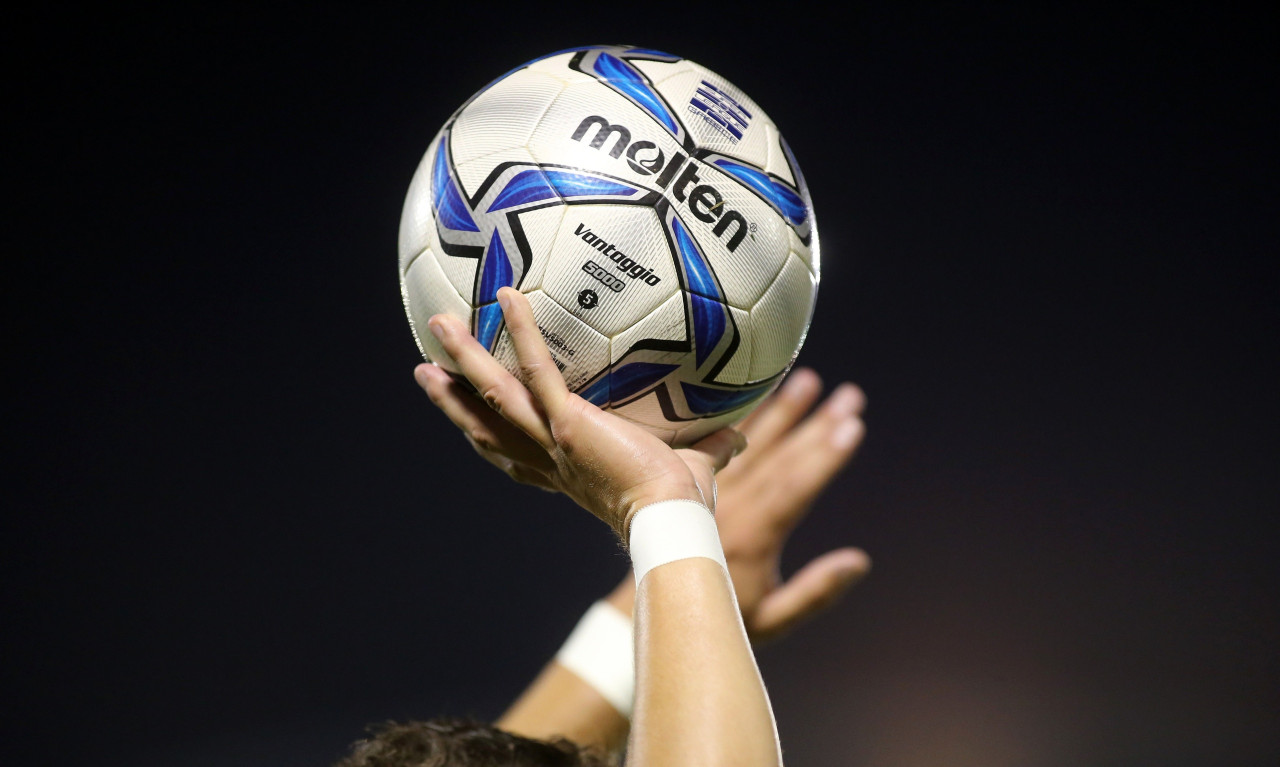 Οι συζητήσεις Super League με ΠΣΑΠ για το ψαλίδι στα συμβόλαια