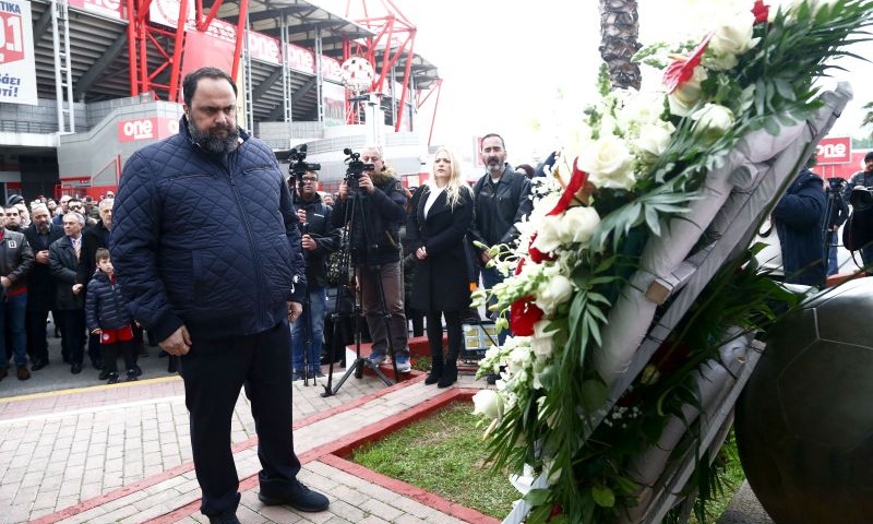 «Ο βανδαλισμός στο μνημείο της Θύρας 7 επίθεση κατά Ολυμπιακού και Μαρινάκη»