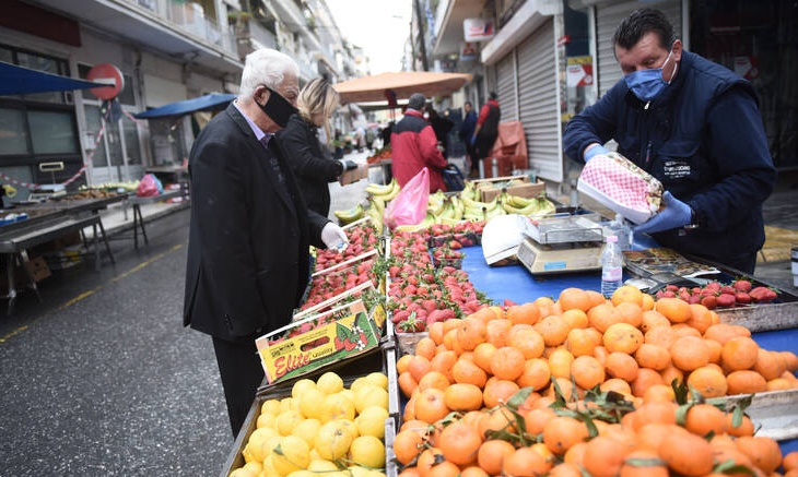 Μεταδίδεται ο κορωνοϊός από τα τρόφιμα; Ειδικός απαντά σε βασικά ερωτήματα για το φαγητό