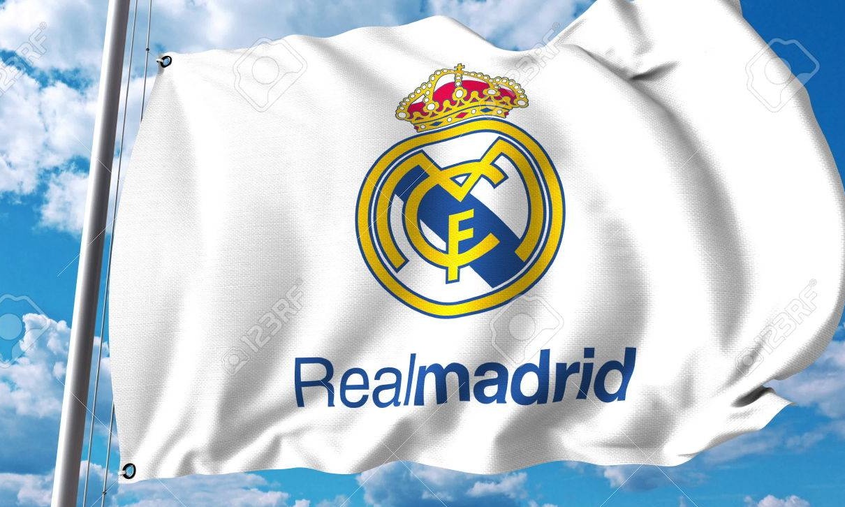 Απίστευτο: Παίκτης Ρεάλ έσπασε το πόδι του στο... σπίτι! (photos)