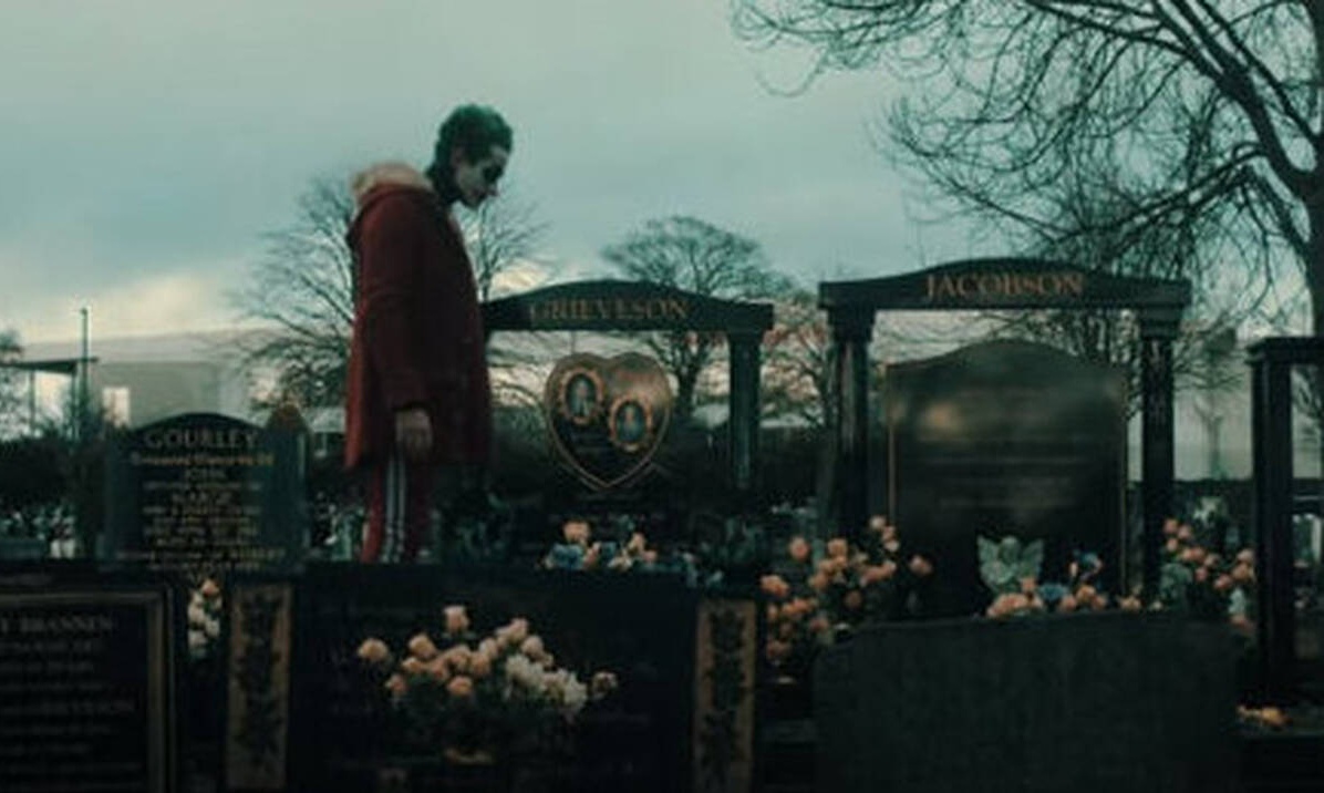 Βιντεοκλίπ σε νεκροταφείο ως Joker, γύρισε γνωστός Έλληνας ράπερ (βίντεο)