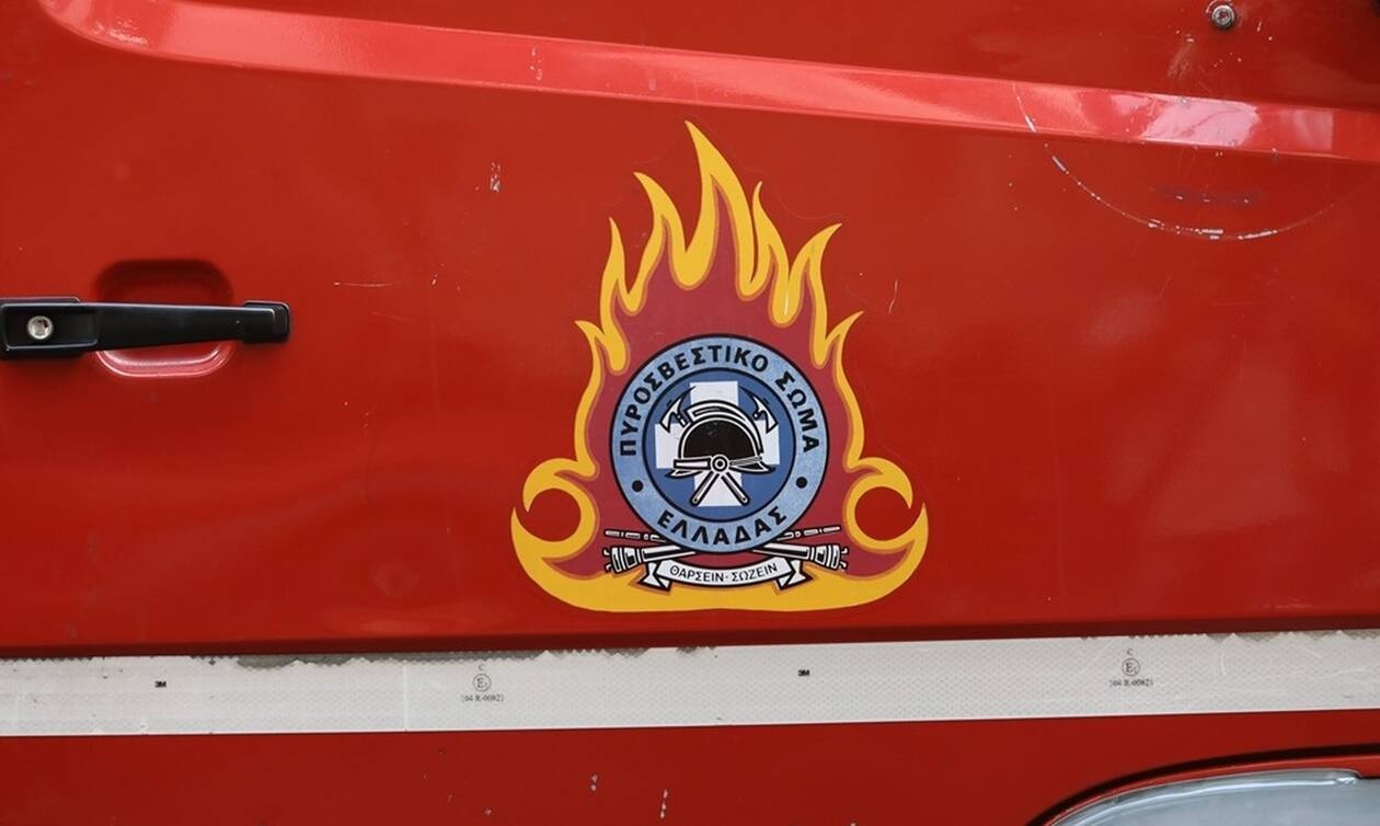 Φωτιά ΤΩΡΑ στο Σχιστό Κορυδαλλού - Κοντά σε σπίτια οι φλόγες (vid)