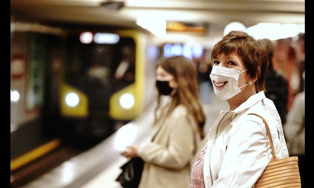 Κορονοϊός: Τα εισαγόμενα κρούσματα λόγω τουρισμού βάζουν «φωτιά» στα νησιά