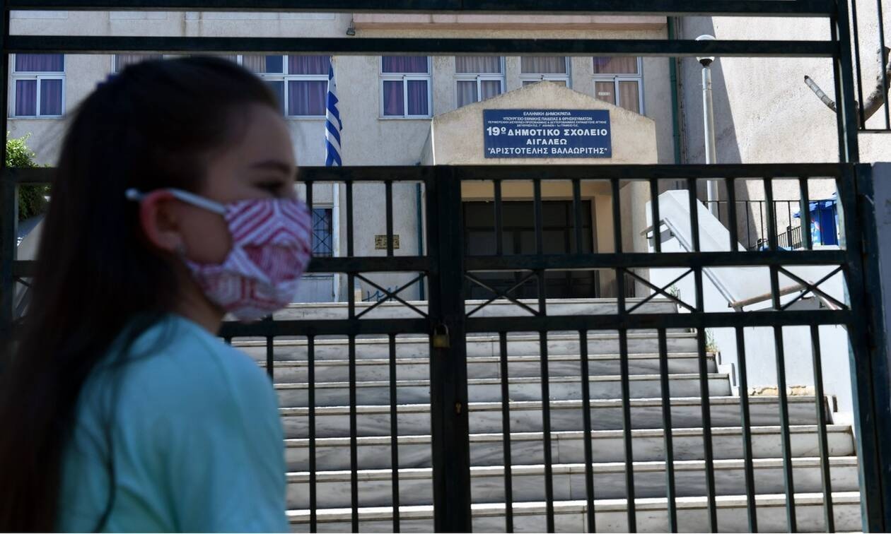 Άνοιγμα δημοτικών σχολείων: Την Δευτέρα παίζουμε… με την φωτιά