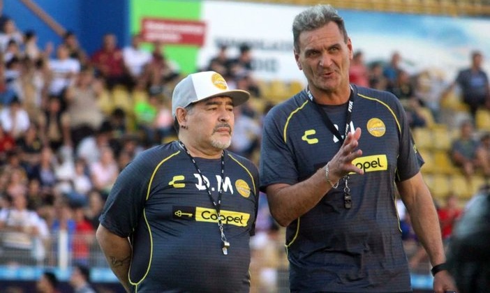 Χιμνάσια Λα Πλάτα: Συνεχίζει ο Μαραντόνα