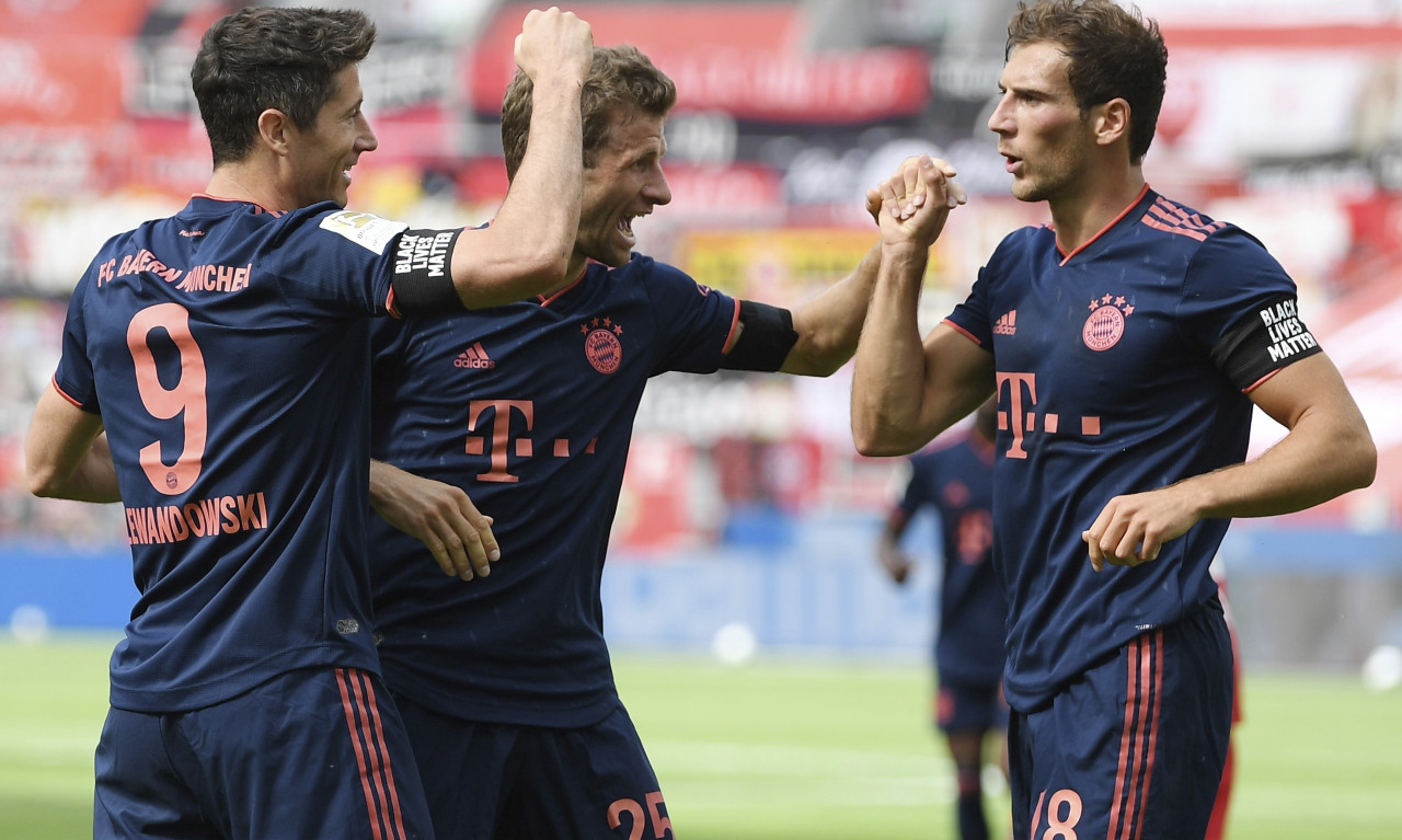 Ακάθεκτη για τη «σαλατιέρα» η Μπάγερν Μονάχου (videos)