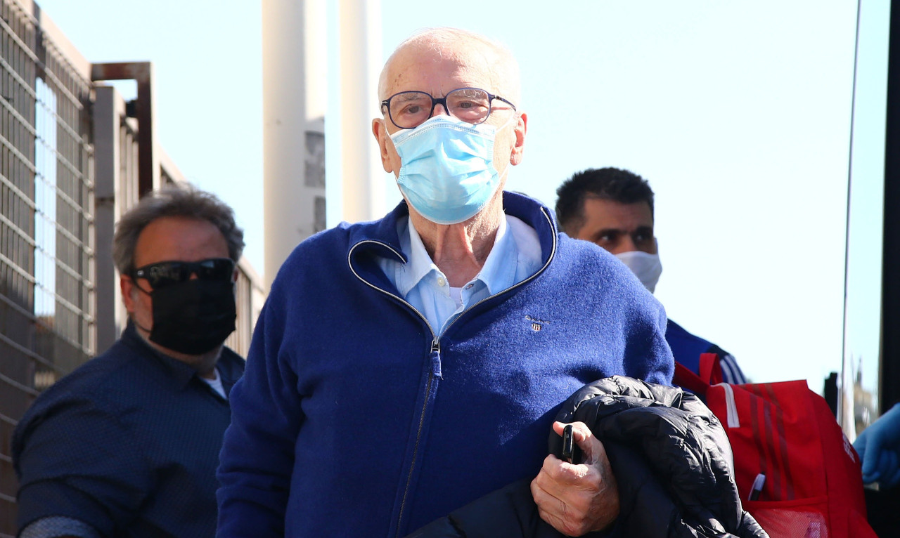 Θεοδωρίδης: «Τα έξι αήττητα πρωταθλήματα του Ολυμπιακού και τα συγχαρητήρια στον Άρη»